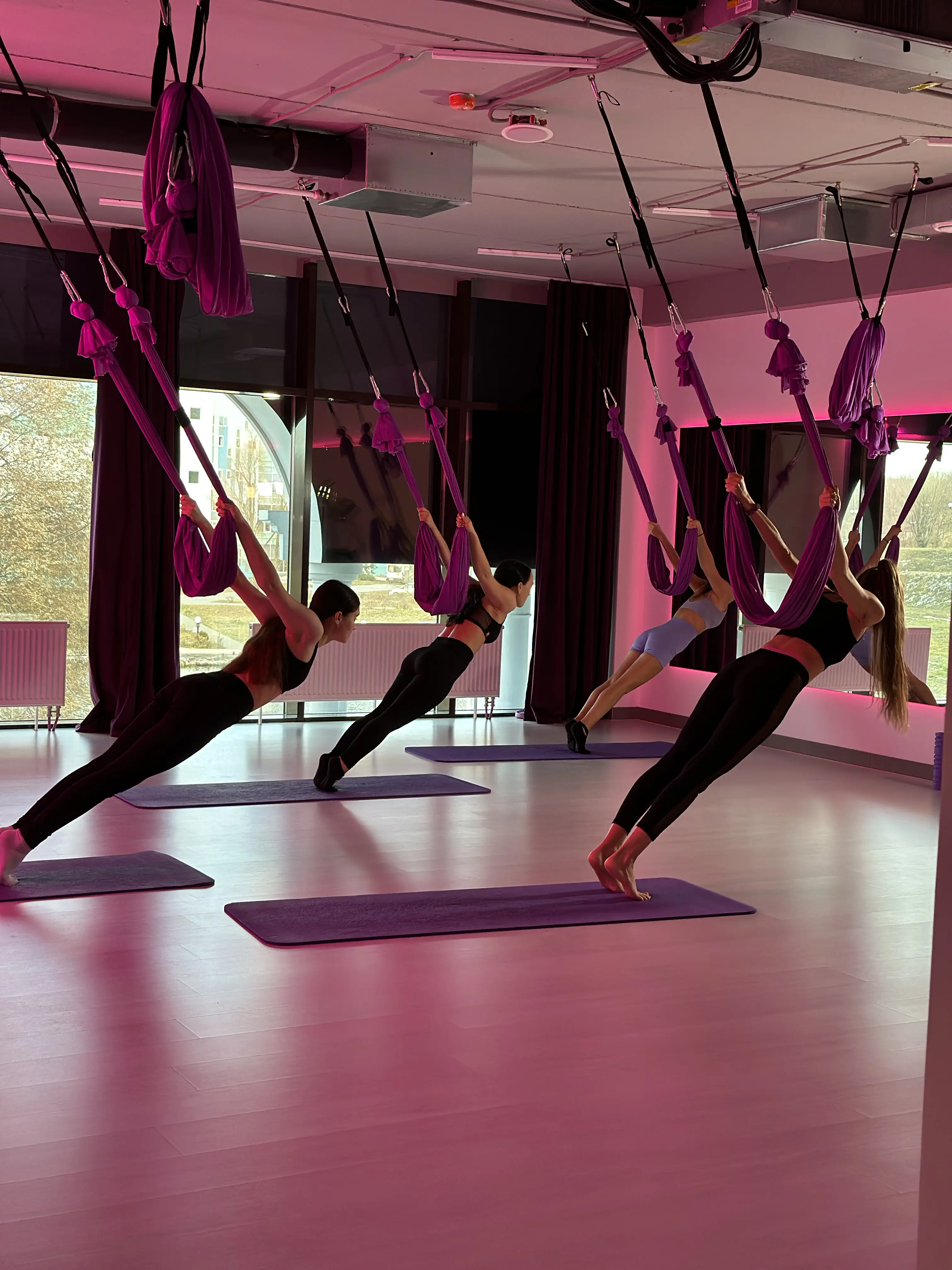 Аэростретчинг в студии